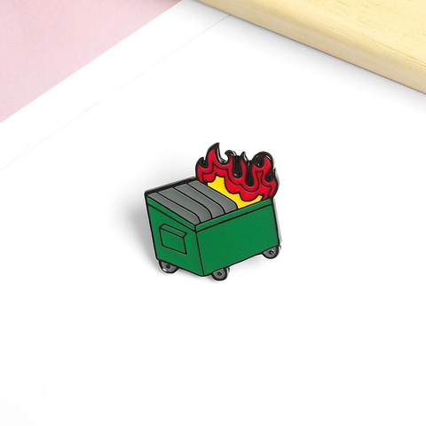 Kreative Dumpster Fire Emaille Pin Lustige Cartoon Legierung Brosche Grüne Mülltonne Flamme Abzeichen Für Rucksack Jacke Hut Schmuck Geschenk