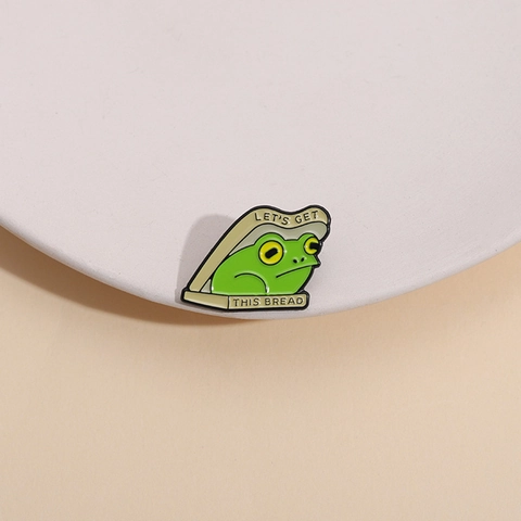 Lustige Grüne Frosch Brot Emaille Pin Cartoon Let's Get This Bread Legierung Brosche Für Rucksack Jacke Unisex Mode Accessoire
