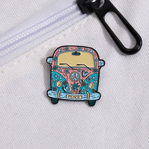 Spilla in Smalto Bus Hippie Retrò Peace Van Motivo Floreale a Cuore Spilla da Bavero in Lega per Accessori Decorativi Zaino
