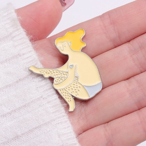 Artistic Cartoon Girl Enamel Brooch For Women Alloy Sitting Female Figure Heart Pattern Badge Fashion Clothing Backpack Accessory Gift