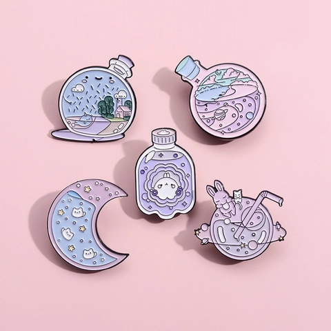 Süße Japanische Emaille Brosche Pin Set Legierung Einbrennlackierung Abzeichen Hase Mond Planet Flasche Muster Reversnadel Für Rucksack Kleidung Dekoration Unisex Schmuck
