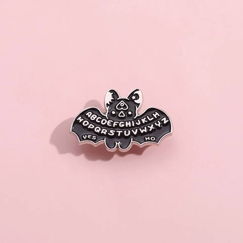 Gotische Vleermuis Emaille Pin Broche Ouijabord Alfabet Ontwerp Zwart Zilver Legering Dier Badge Voor Kleding Sieraden Cadeau
