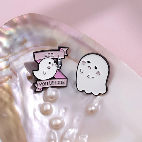 Simpatica Spilla in Smalto a Forma di Fantasma Cartone Animato Halloween Cappello da Strega Coltello Fiore Lega Distintivo per Vestiti Zaino Decorazione Gioielli Regalo