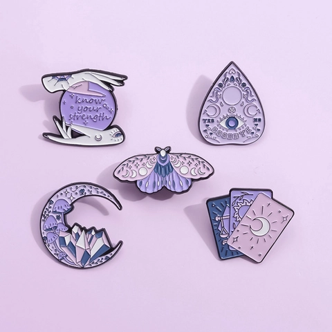 Ensemble de Broches Émaillées Magie Mystique Boule de Cristal Carte de Tarot Lune Champignon Mite Épingles de Revers Pour Femmes Hommes Bijoux Gothiques