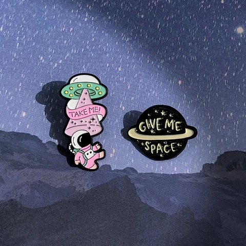 Cartoon Ruimte Astronaut Emaille Pin UFO Planeet Broche Give Me Space Take Me Badge Voor Rugzak Kleding Accessoires