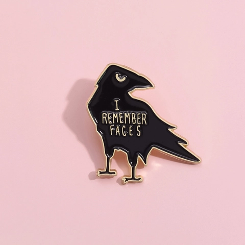 Gothic Schwarzer Rabe Emaille Brosche Legierung Vogel Reversnadel I Remember Faces Slogan Abzeichen Schmuck Für Rucksack Jacke