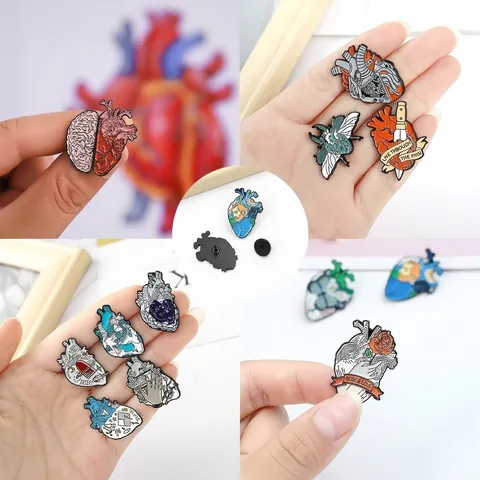 Broches en Émail en Forme de Cœur Anatomique et Côtes Badge de Squelette Unique pour Bijoux Halloween Cadeaux Accessoires Femmes Hommes