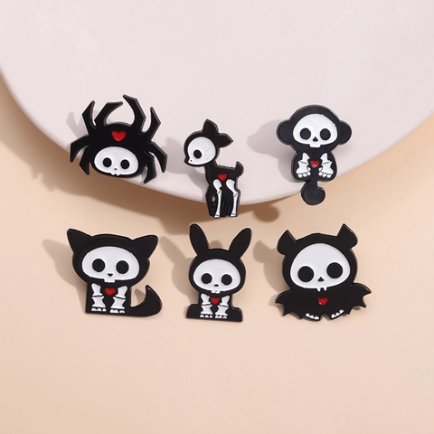 Punk Gothic Scheletro Animale Spilla Smaltata Lega di Zinco Halloween Teschio Gatto Pipistrello Coniglio Badge per Vestiti Borse Gioielli