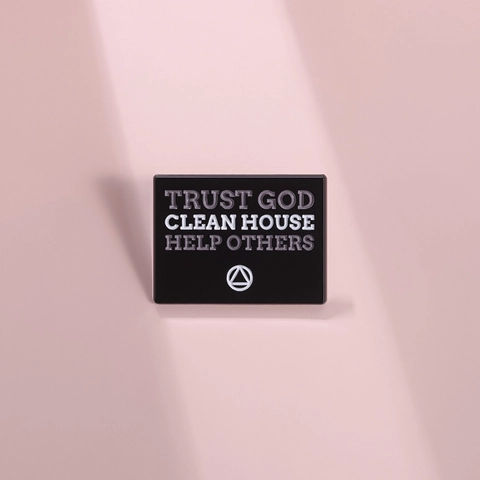 Spilla in Smalto con Scritte Ispiratrici Trust God Clean House Help Others Distintivo in Lega per Vestiti Zaini Decorazione Unisex Regalo