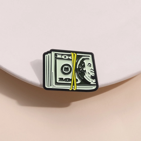 Spilla Creativa a Banconota in Smalto Lega di Zinco Pila di Soldi Pin da Risvolto Distintivo di Moda Accessorio per Abbigliamento Gioiello Unisex Regalo