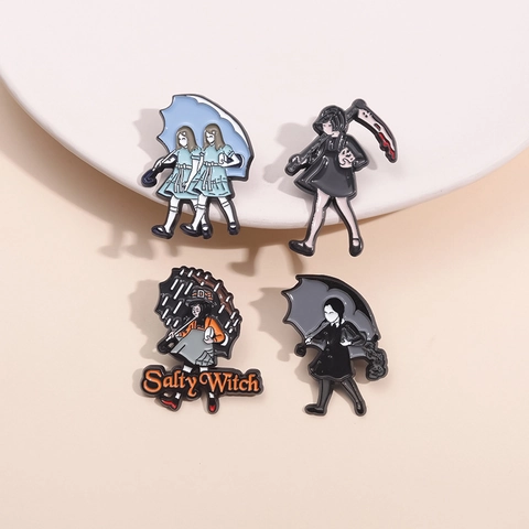 Gothisch Dark Style Zinklegering Emaille Brosje Pins Salty Witch Wednesday Tweelingen Karakter Badge Sieraden Voor Kleding Tassen
