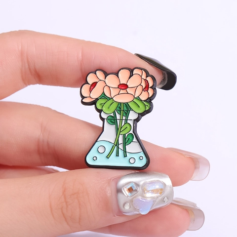 Creative Enamel Brooch Pin Alloy Laboratory Flask Glassware Plant Floral Design Cartoon Badge For Backpack Clothing Decor Unisex