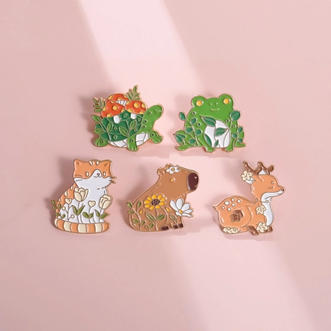 Kreative Cartoon Tier Emaille Anstecknadel Capybara Frosch Katze Schildkröte Hirsch Brosche Süß Metall Abzeichen Für Rucksack