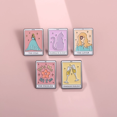 Broches et Épingles en Alliage Émaillé Style Cartes de Tarot Inspirées de la Musique pour Vêtements et Sacs Bijoux Cadeau Femme