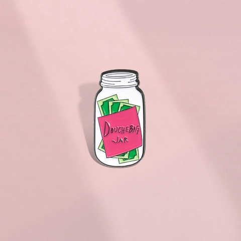 Spilla in Smalto Douchebag Jar Divertente Lega Motivo Banconote Spilla da Risvolto per Zaino Giacca di Jeans Regalo Creativo