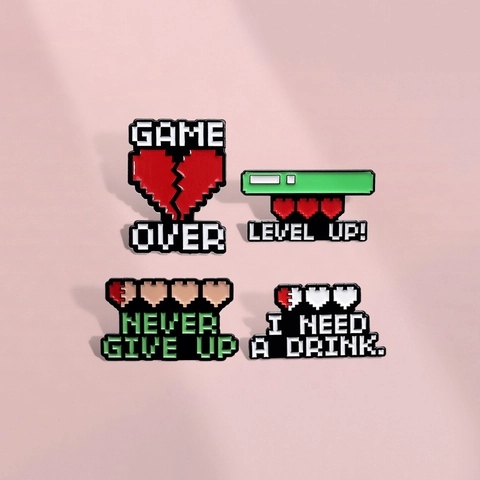 Σετ Καρφίτσες Σμάλτου Retro Pixel Art Game Heart Game Over Level Up Never Give Up I Need A Drink Αστεία Καρφίτσα για Ρούχα Τσάντες Κοσμήματα Gamer