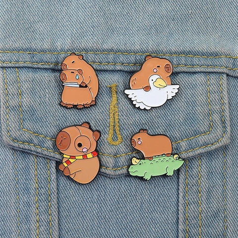 Simpatica Spilla in Smalto Capibara Cartone Animato Animale in Lega di Zinco Distintivo per Abbigliamento Zaino Giacca Accessorio Gioielli Regalo