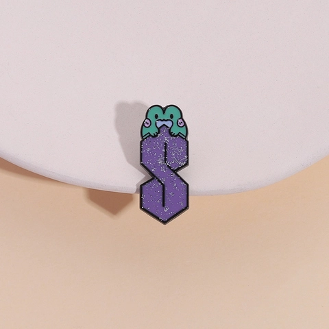 Spilla in Smalto a Forma di Rana con Lettera S Weird Anni '90 Lega di Zinco Glitter Viola Spilla da Bavero in Metallo Accessorio Zaino