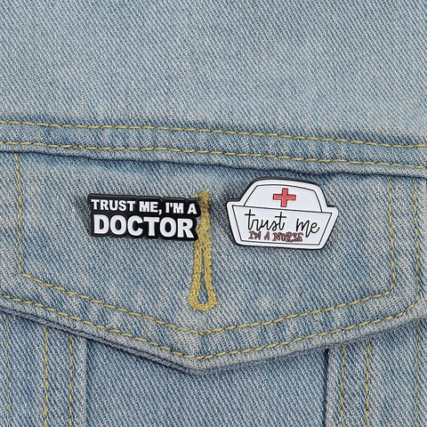 Zinc Alloy Nurse Hat Enamel Pin Trust Me I am A Doctor Rectangular Brooch Medical Jewelry Badge For Clothes Decor Gift