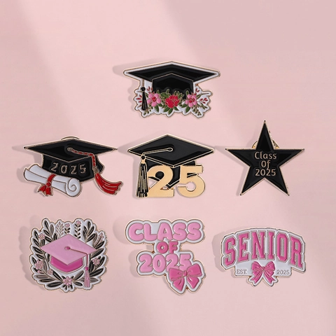 Lot de Pins en Émail Classe de 2025 en Alliage Noir Rose Or Toque de Diplômé Étoile Senior Broche pour Étudiants Cadeau de Remise des Diplômes Bijoux