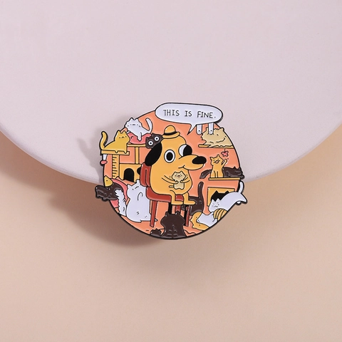 Αστείο This Is Fine Meme Dog And Cats Σμάλτο Καρφίτσα Pin Δημιουργικό Στρογγυλό Κινούμενο Σχέδιο Ζώο Κράμα Για Ρούχα