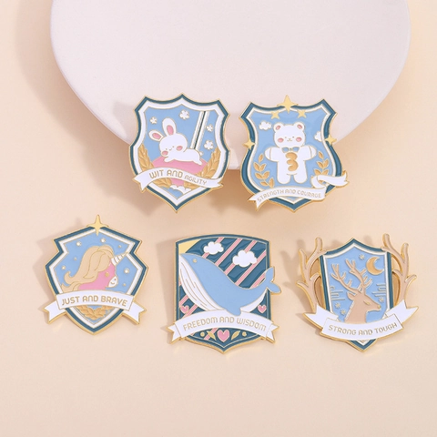 Pin de Esmalte de Escudo de Animal de Dibujos Animados Conejo Oso Unicornio Ballena Ciervo Insignia de Aleación Broche Joyería