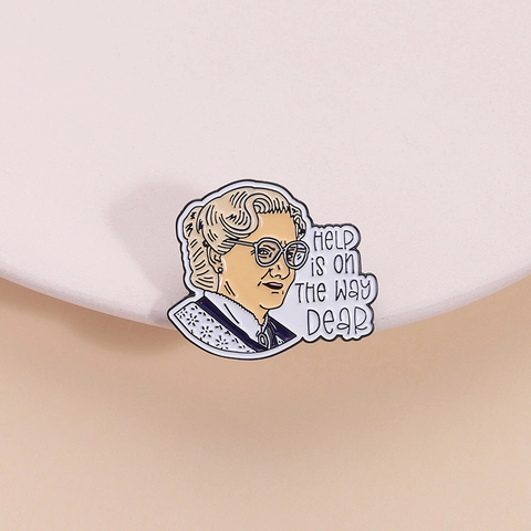 Mrs Doubtfire Cartoon Figur Emaille Pin Help Is On The Way Dear Legierung Lackiert Brosche Für Kleidung Taschen Schmuck