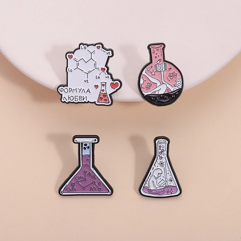 Wissenschaft Chemie Labor Emaille Brosche Zinklegierung Romantische Formel Liebe Becherglas Kolben Abzeichen Schmuck Nadel Für Studenten