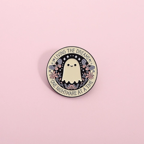 Broche De Esmalte Metal Con Diseño Fantasma Lindo De Dibujos Animados Flores Letras Divertidas Living The Dream Accesorios Halloween
