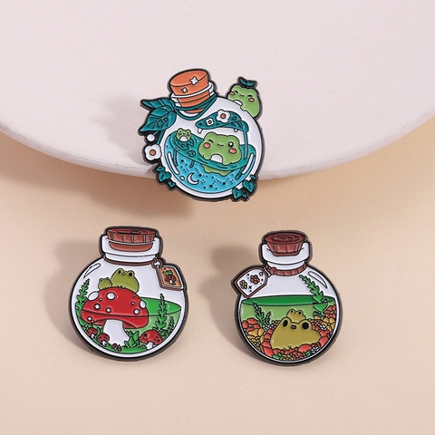 Cartoon Frosch Driftflasche Emaille Pin Niedlich Pilz Pflanze Stern Mond Legierung Lackiert Abzeichen Für Kleidung Rucksack Zubehör Schmuck