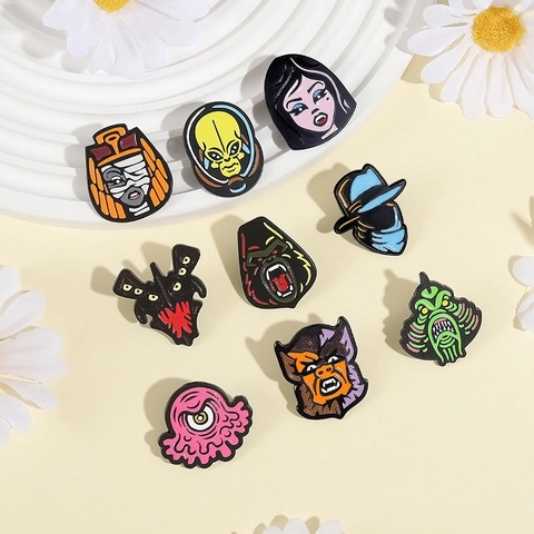 Horror Movie Monster Enamel Pin Alloy Painted Brooch Halloween Cartoon Badge For Backpack Clothes Decor Vampire Mummy Wolfman Design Unisex Jewelry