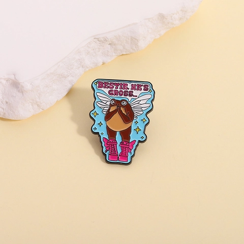 Divertido Broche de Esmalte de Rana Voladora de Dibujos Animados Con Letras de Bestie Alas Y Botas Rosas Insignia Decorativa