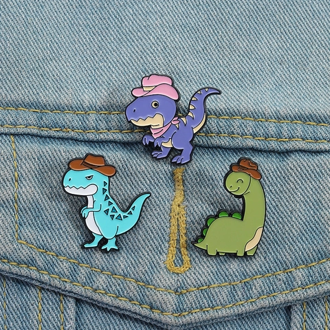 Cartoon Dinosaurier Emaille Brosche Pin Personalisierte Tier Mit Cowboyhut Legierung Lack Abzeichen Für Rucksack Jacke Zubehör