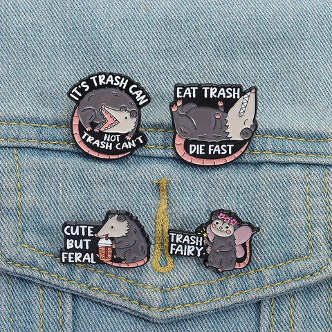 Lustige Cartoon Opossum Emaille Pin Personalisierte Lackiert Legierung Brosche Süße Tier Trash Fairy Badge Für Kleidung Rucksack Dekor