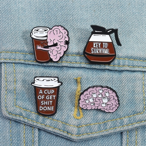 Spilla Creativa a Forma di Caffè e Cervello in Smalto Lega Laccata Distintivo Con Citazione Divertente per Zaino Giacca Gioielli Unisex