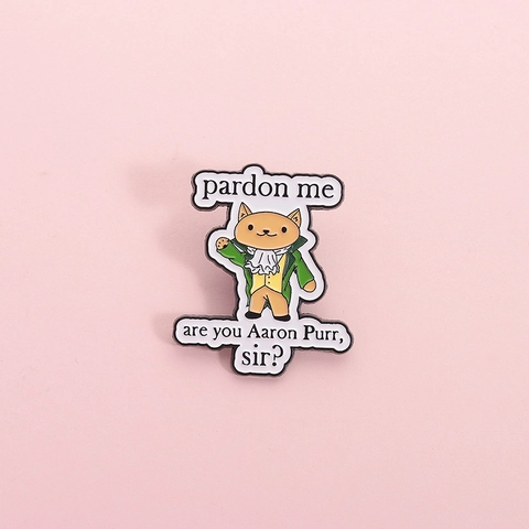 Spilla in Smalto Gatto Aaron Purr Parodia Hamilton Vestito Verde da Gentiluomo Distintivo Animale per Zaino Giacca Gioielli Unisex Accessorio