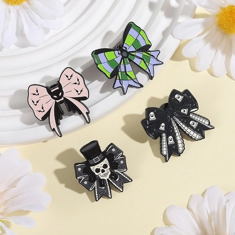 Gothic Halloween Emaille Pins Strik Broche Cartoon Schedel Geest Vleermuis Spin Legering Badge Voor Kleding Tas Decoratie Feest Accessoire