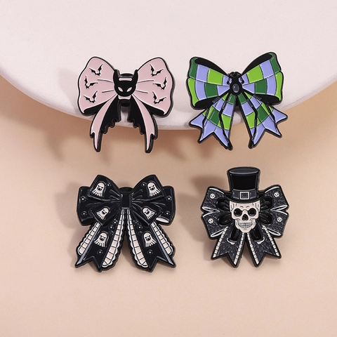 Spilla a Fiocco Stile Punk Halloween Lega di Zinco Vernice a Forno Pin Smalto Teschio Fantasma Pipistrello Ragno Distintivo