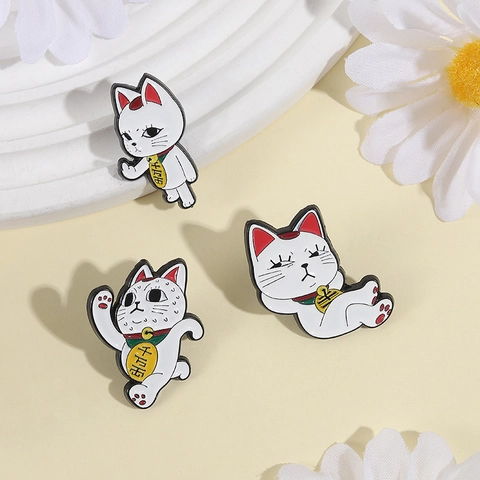Cute Cartoon Maneki-Neko Cat Enamel Pin Brooch Zinc Alloy Animal Badge Backpack Clothing Decoration Gift Accessories For Unisex