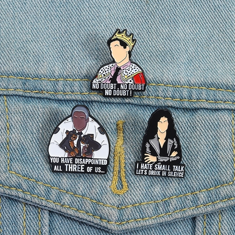 Spille in Smalto in Lega di Zinco Creative Personaggi della Serie TV Brooklyn Nine-Nine Distintivi Cartoni per Vestiti Borse Zaini Gioielli Unisex Regalo