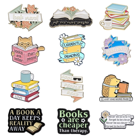 Ensemble de Pins en Émail pour Amoureux des Livres Chat Lisant Hérisson Broche en Alliage de Zinc Badges Littéraires pour Vêtements Sacs à Dos Cadeau