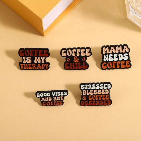 Vintage Kaffee Emaille Pins Zinklegierung Brosche Lustiges Zitat Coffee Is My Therapy Badge Für Kleidung Rucksack Schmuck