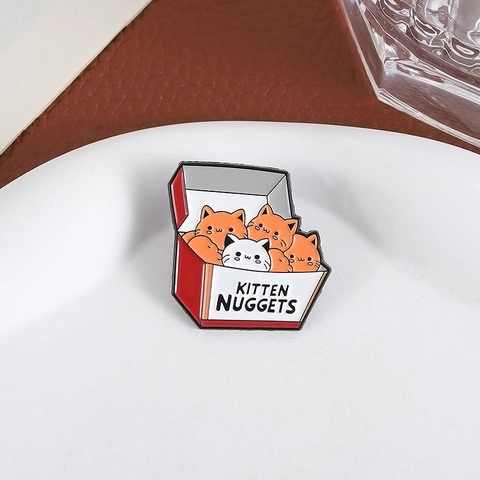 Süße Kitten Nuggets Emaille Brosche Pin Kreative Katze Food Box Cartoon Abzeichen Für Rucksack Kleidung Unisex Geschenk