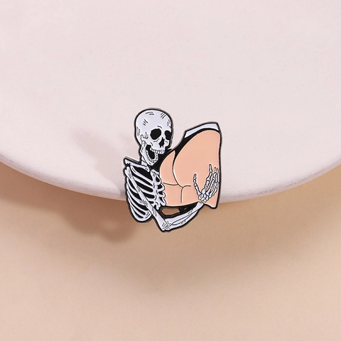 Skelett Umarmt Gesäß Emaille Pin Zinklegierung Punk Goth Halloween Brosche Für Kleidung Taschen Schmuck Dekor Accessoire