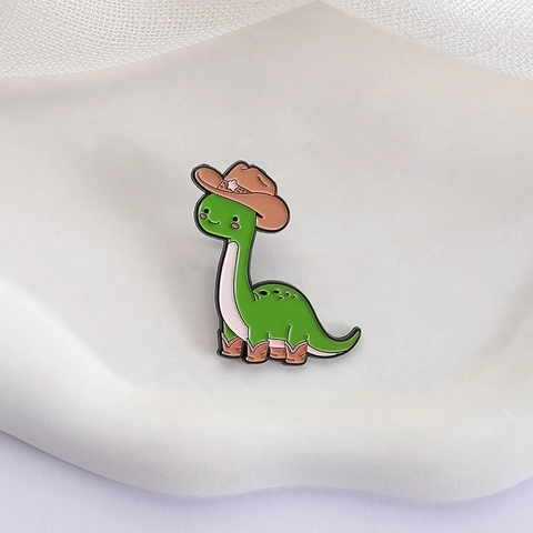 Spilla Smaltata Dinosauro Verde Con Cappello Da Cowboy In Lega Di Zinco Cartone Animato Animale Per Vestiti Borsa