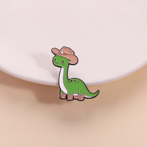 Cartoon Cowboy Dinosaurier Emaille Brosche Grüne Brachiosaurus Pin Mit Hut Und Stiefeln Zinklegierung Abzeichen Für Kleidung