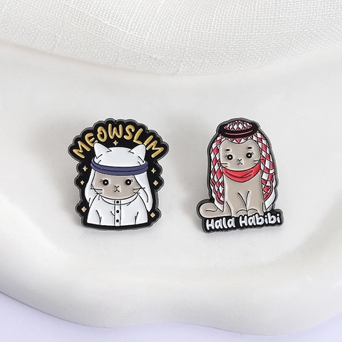 Divertente Spilla in Smalto per Gatti Medio Orientale Meowslim Hala Habibi in Lega di Zinco Simpatico Distintivo