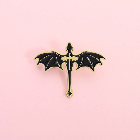 Gothic Fliegender Drache Emaille Pin Metall Brosche Schwarz Gold Fantasie Tier Revers Abzeichen Für Kleidung Rucksack Unisex