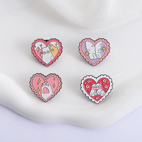 Süße Cartoon Katze Herz Emaille Brosche Kawaii Tier Pfote Abzeichen Zinklegierung Lacknadel Für Kleidung Taschen Zubehör Geschenk