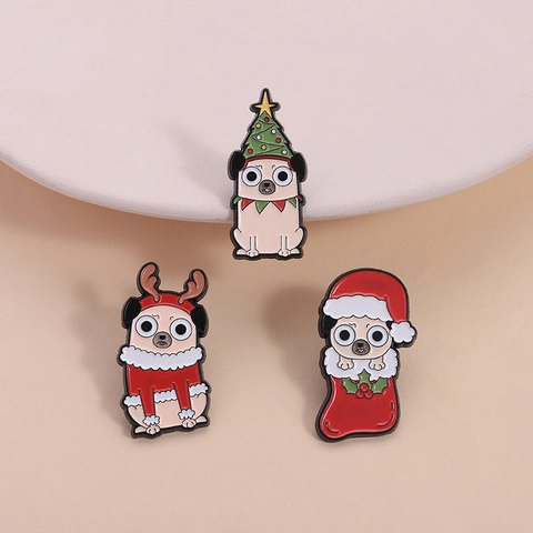 Spilla in Smalto Cane Carlino Animazione Natalizia Simpatico Animale Renna Albero Calza Forma Spilla in Lega di Zinco Regalo Gioielli
